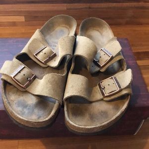 Birkenstock men’s size 43, tan suede
